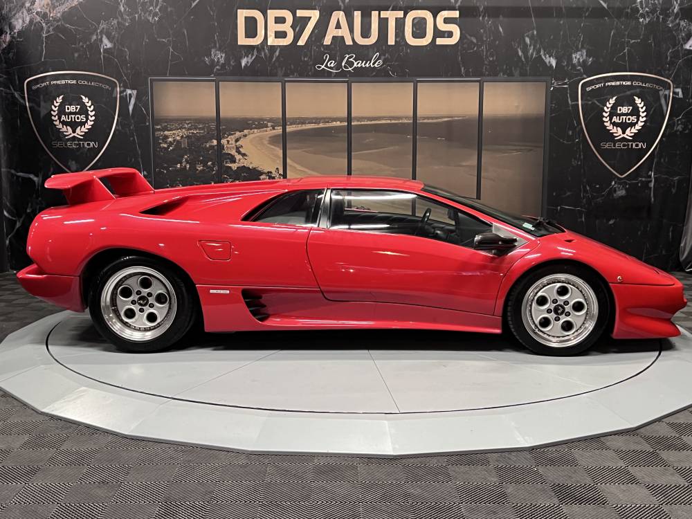 Lamborghini diablo v12 5.7 492 ch