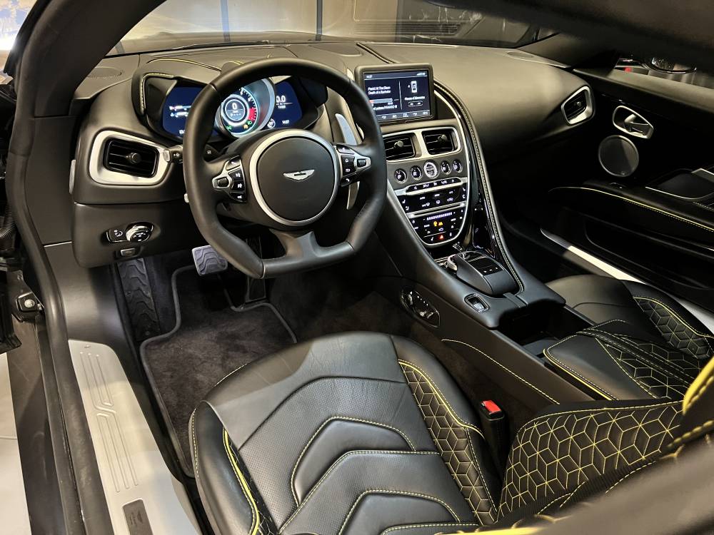 Aston Martin DBS SUPERLEGGERA V12 5.2 725 CH