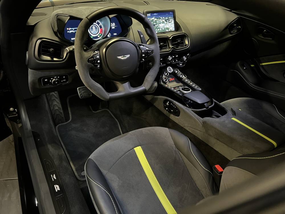 Aston Martin V8 Vantage F1 Edition 4.0 535 ch / TVA