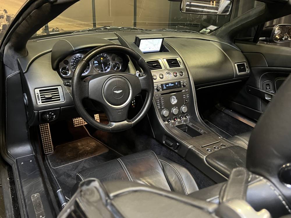 Aston Martin V8 Vantage Roadster 4.3 390 ch