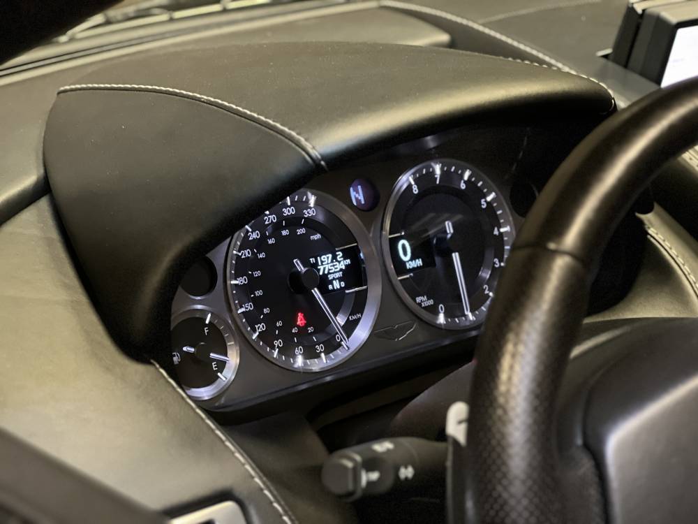 Aston Martin V8 Vantage Roadster 4.3 390 ch