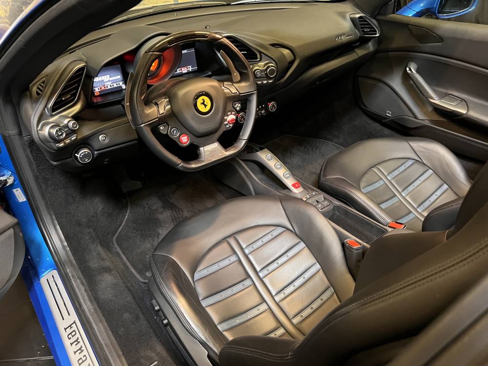 Ferrari 488 Spider V8 3.9 T 670 ch / Lift / JBL / Blu Corsa / PPF Complet